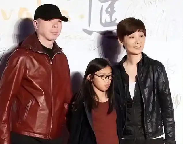 私生女风波升级冯小刚被曝生育困难徐帆珍惜血脉甘愿领养