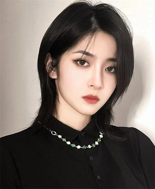 个性女生鲻鱼头 时髦复古吸睛_时尚发型 - 美发站