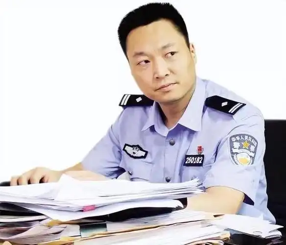 回顾:厦门民警身患白血病,他抓回的逃犯得知后:我要为你捐骨髓