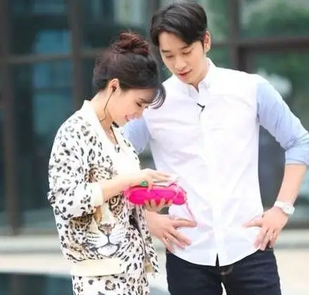 如果爱第二季柳岩灿盛花絮返场 回归节目捞鱼快闪互喂秀甜蜜_综艺戏曲