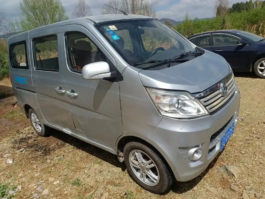 刚刚到店新长安之星2015年6月份上牌