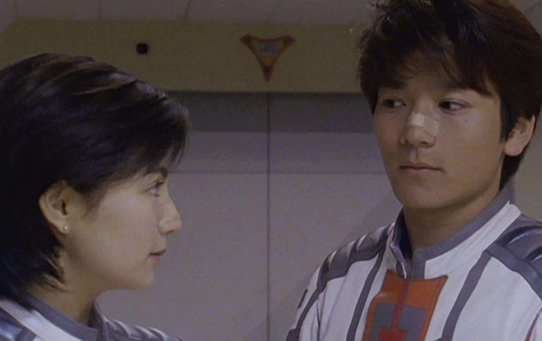 2,飞鸟信和由美村良 这一对算是几对情侣中最悲惨的一对了,两人都是