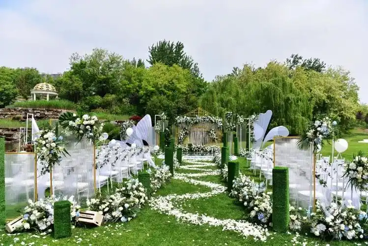 草坪婚礼在金沙湖鉴证清新自然的唯美婚礼