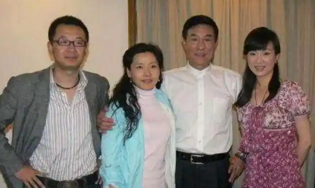 老戏骨杜志国三婚一子,妻子个个颜值在线,今儿子杜淳也紧随其后