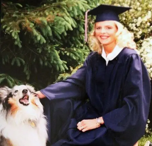 澳模特患罕见消化系统疾病瘦成皮包骨