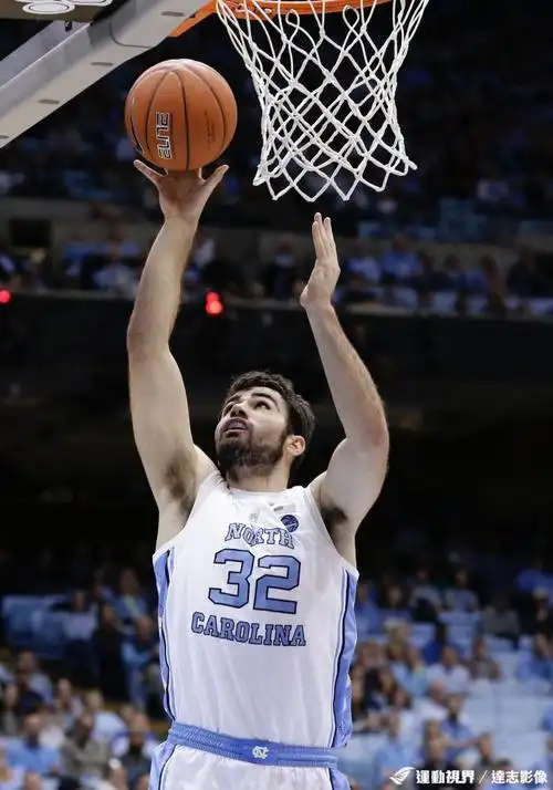 zionwilliamson仅打33秒就伤退杜克大学遭北卡大学痛击魂断自家主场