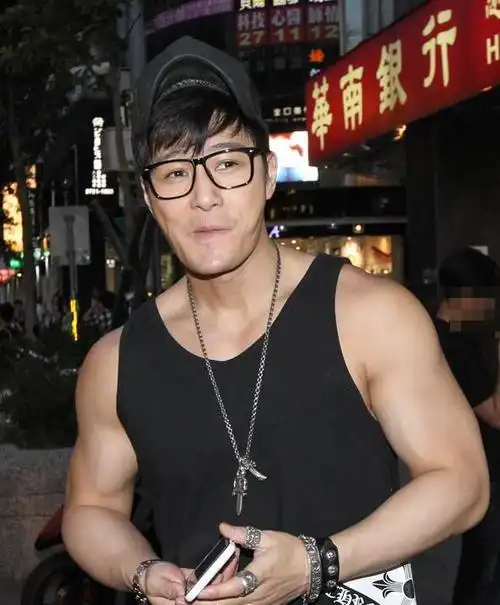 还记得《薰衣草》中的许绍洋吗?15年后变这样了