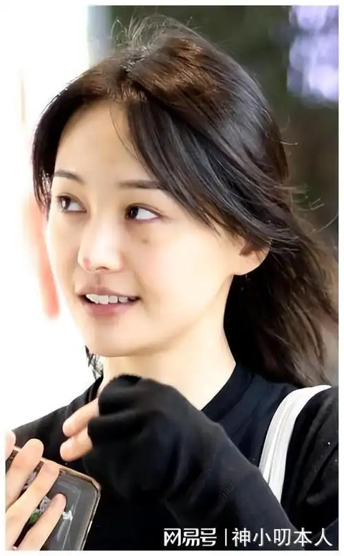 债主从国内追到国外褪去光环的郑爽如今过得如何