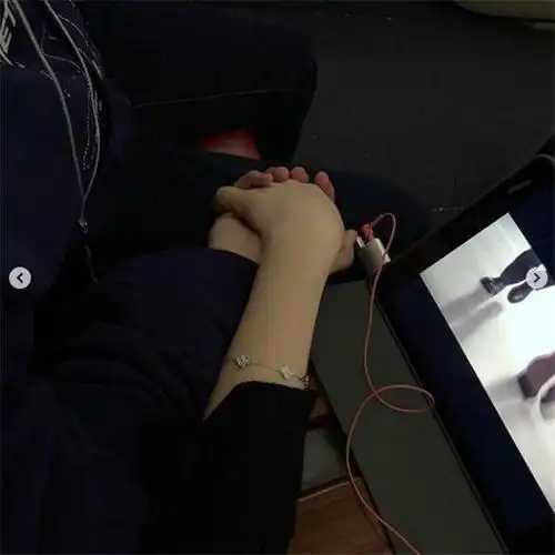 厂长女朋友情人节秀恩爱送厂长情侣鞋