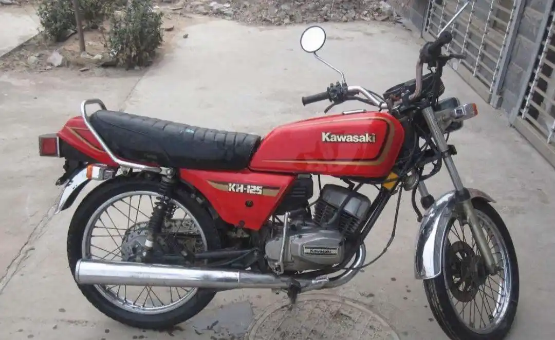 谁说川崎没有小排量,这款kh125就在上世纪七八十年代就流行了