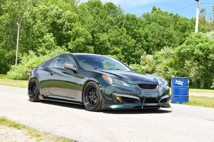 现代劳恩斯酷派改装,这个屁股耐看应该不少人喜欢这台