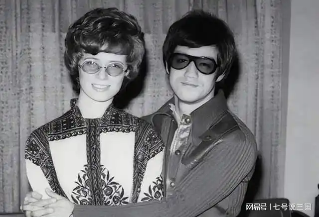 1973年李小龙死于情人家中当晚发生了什么丁佩怎么解释