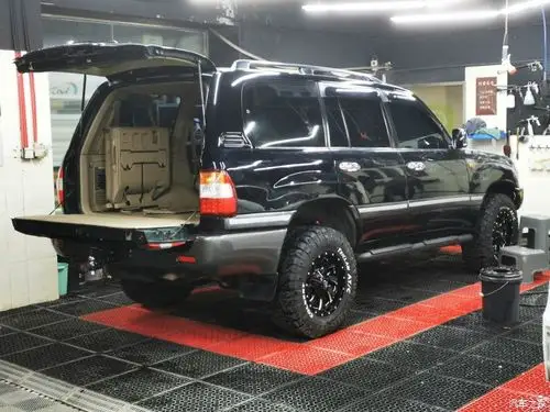 lc100陆地巡洋舰