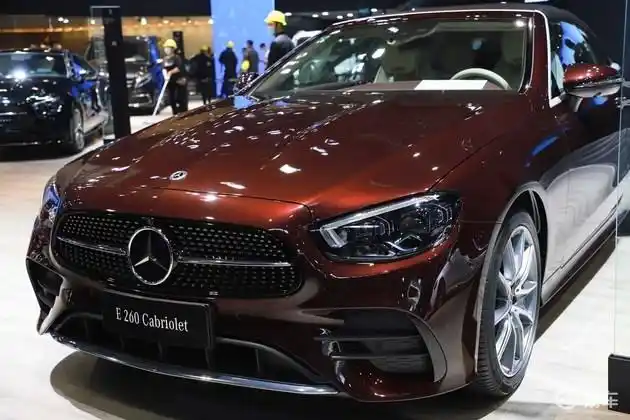 2021广州车展实拍图解奔驰e260轿跑敞篷