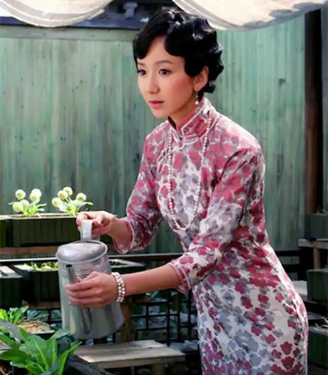 娄艺潇《爱情悠悠》10张民国旗袍造型,胡一菲秒变贵太太