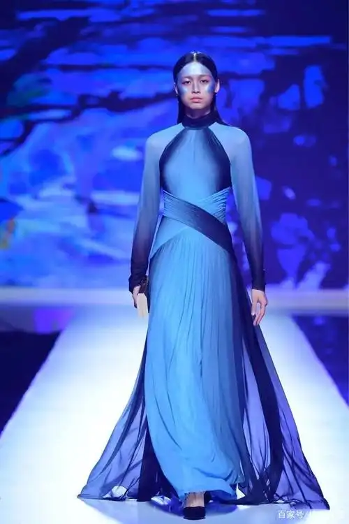 云走秀是什么意思