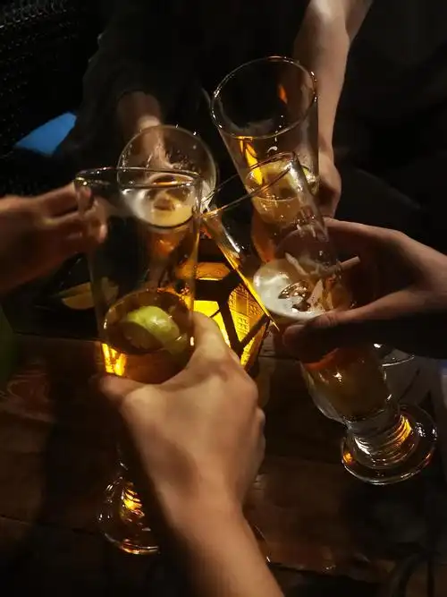 难得有个不喝酒的哥们也加入