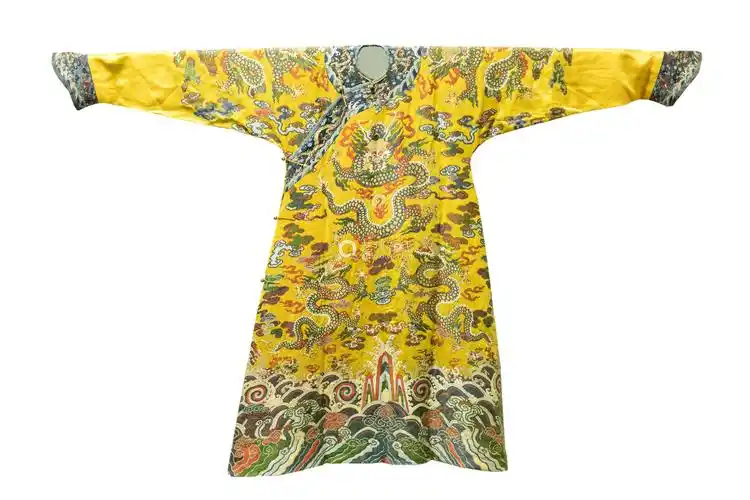 清代刺绣龙袍