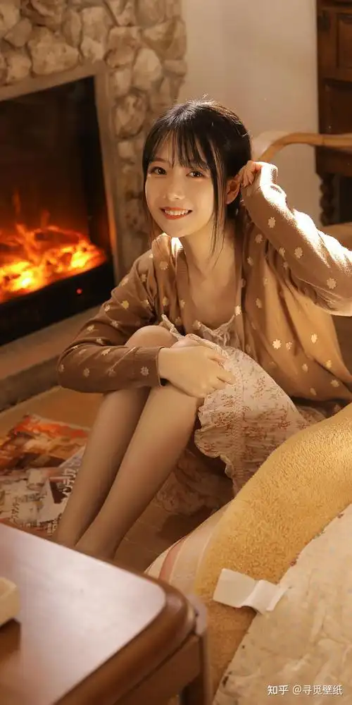 为什么刷抖音都是大胸的美女 现实生活中 却很少见这种身材呢? - 知乎