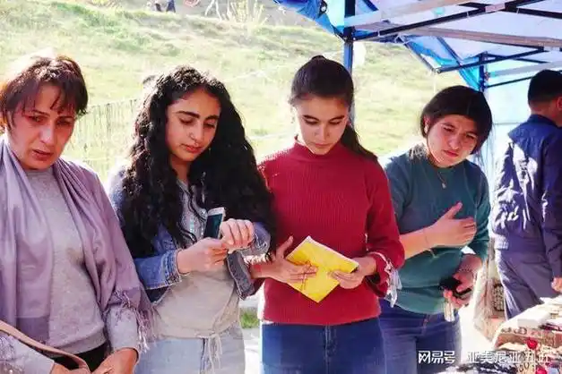 亚美尼亚人其实和我们旁边的韩国挺像,韩国属于典型的东亚游牧民族