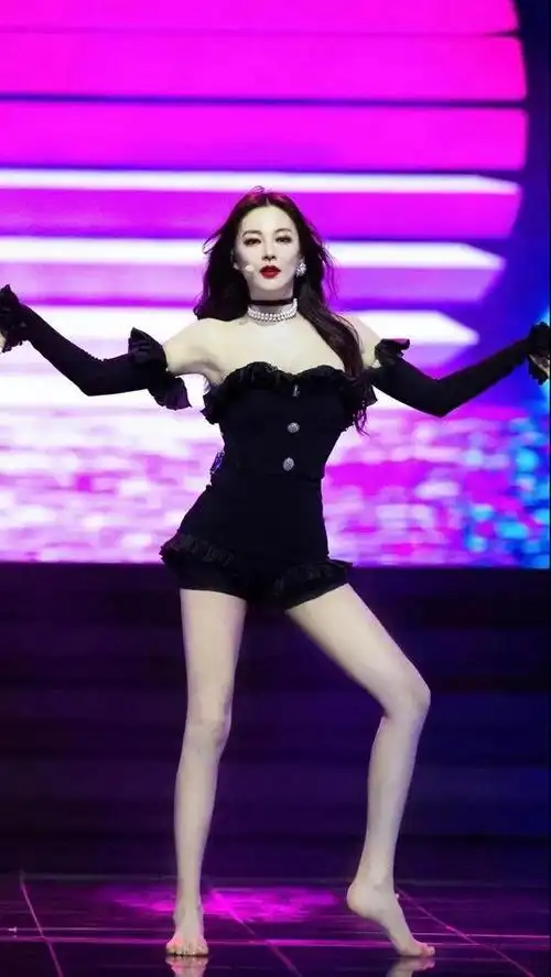 「大胸美人鱼」张雨绮,一张动图封神!