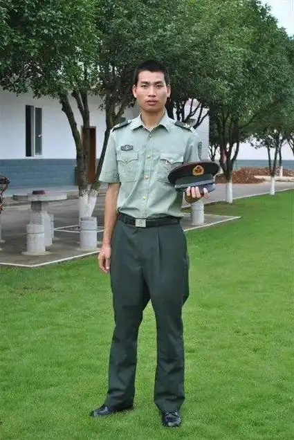 军魂永在,初心如磐——致敬交警队伍中的"八一"方阵!