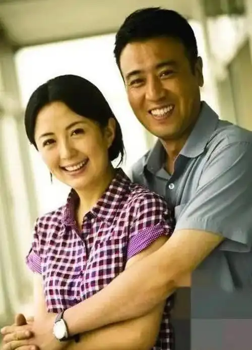 于和伟的老婆原来是她还未结婚就尽孝直到如今仍恩爱如初