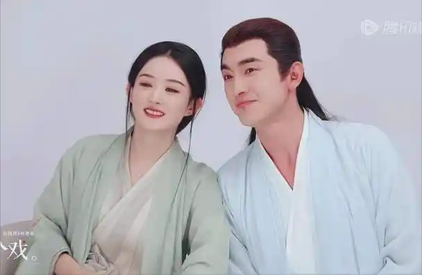 林更新评论区沦陷和小11岁女友最新合照曝光恋爱细节越扒越有