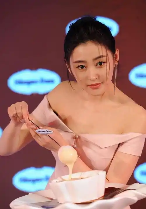 张天爱的身材有多美看她出道剧照网友小心脏都得翻滚