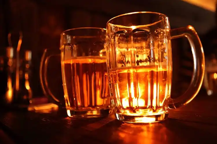 两个,啤酒,桌子,酒吧