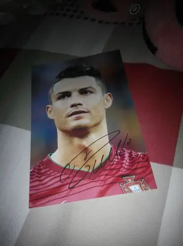 这个是真的罗纳尔多签名吗