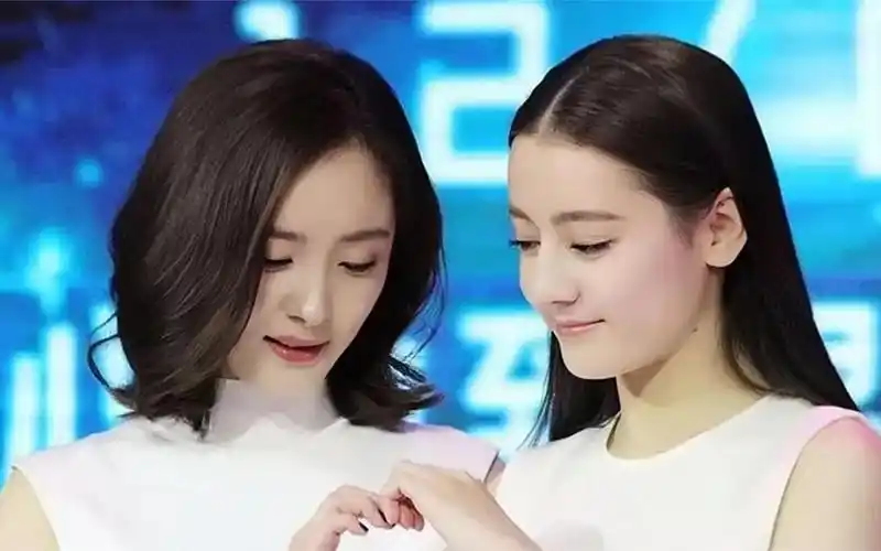 杨幂有多宠迪丽热巴,网友:没选错人