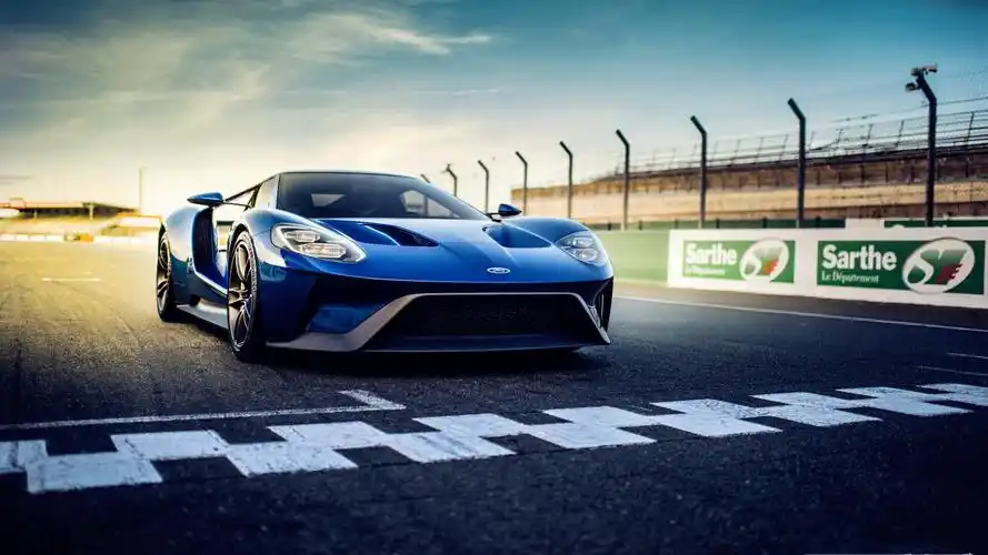 蓝色超炫跑车电脑屏保_超酷的经典蓝色_汽车壁纸