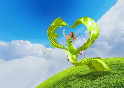 女舞者和绿色心脏符号织物花卉卡通动漫人物