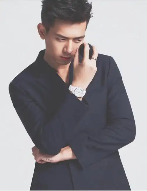 大奔头够帅了,看到扎"小揪揪"的样子:心动了|李现|魔鬼|发型_新浪新闻