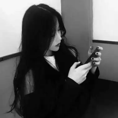 高冷霸气黑白头像女生