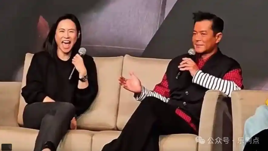 23年前打情骂俏视频被扒出,甜到爆炸_佘诗曼_活动_签名