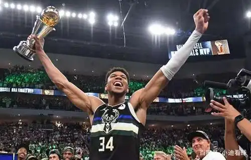 果然,只见字母哥稳稳罚中第一球,个人最终得分定格