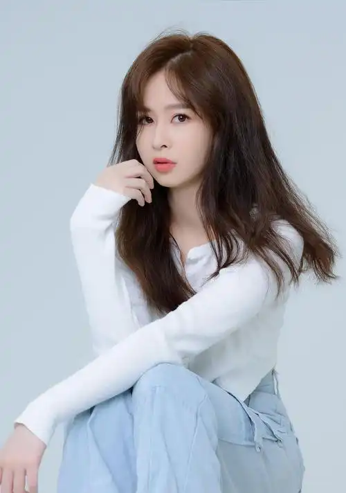 超漂亮白嫩气质的美女