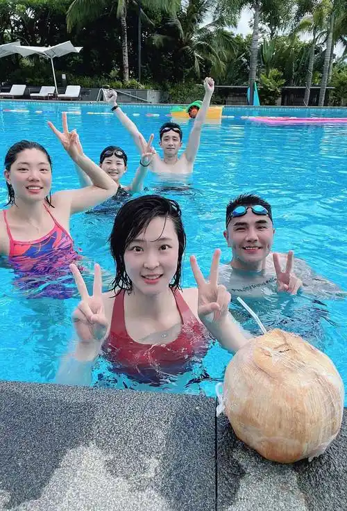 惠若琪海南度假,心情大好颜值在线,产后成功瘦身_事业_影响力_退役