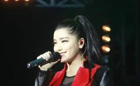 同是快乐女声出道,江映蓉还是选手,谭维维却逆袭成为导师_舞台_时候