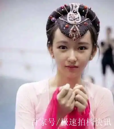 程潇早年出道前的照片出来了,看到她颜值后