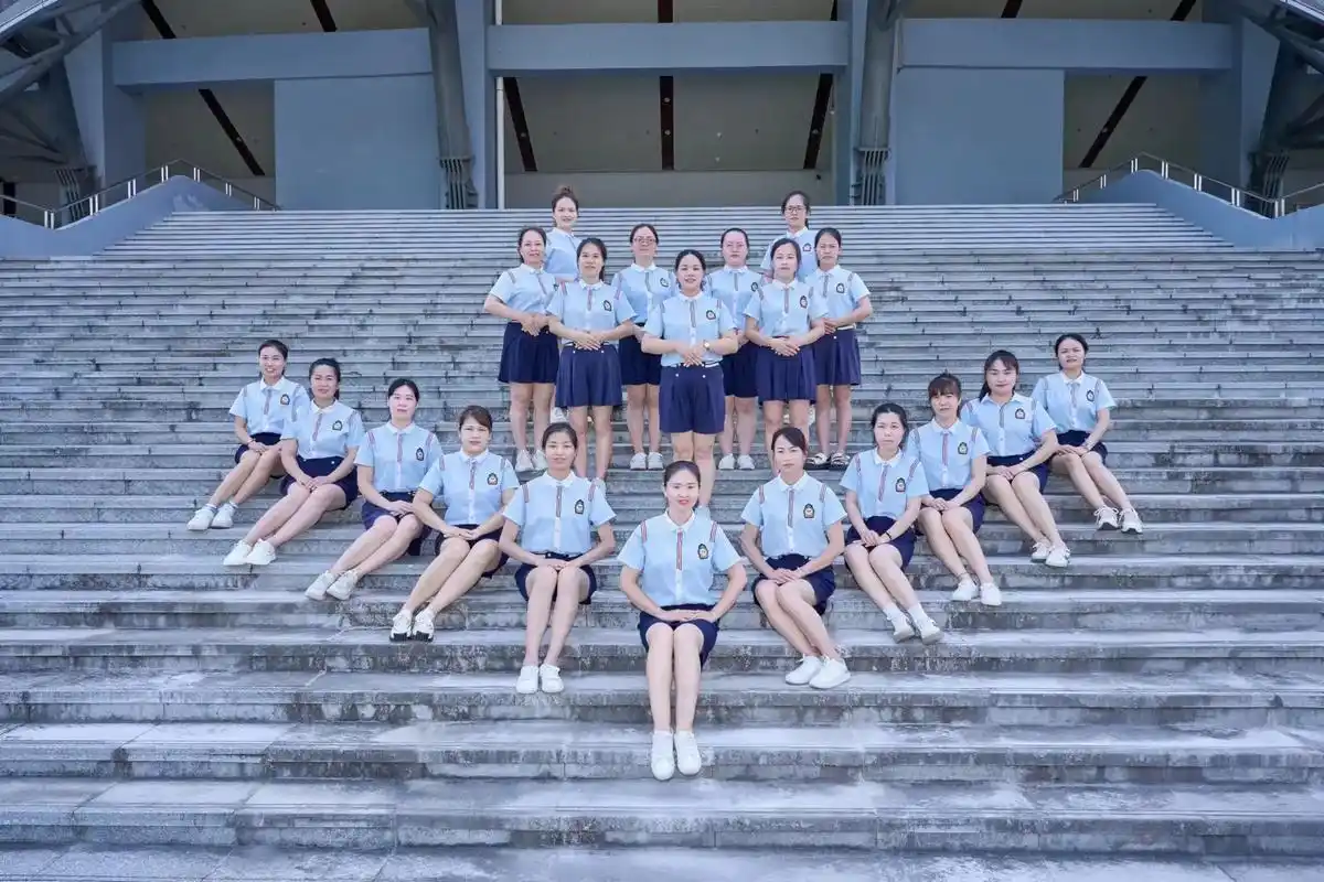 🎀教师集体照🎀有幸遇见❤️,并肩前行✊ 没有完美的个人