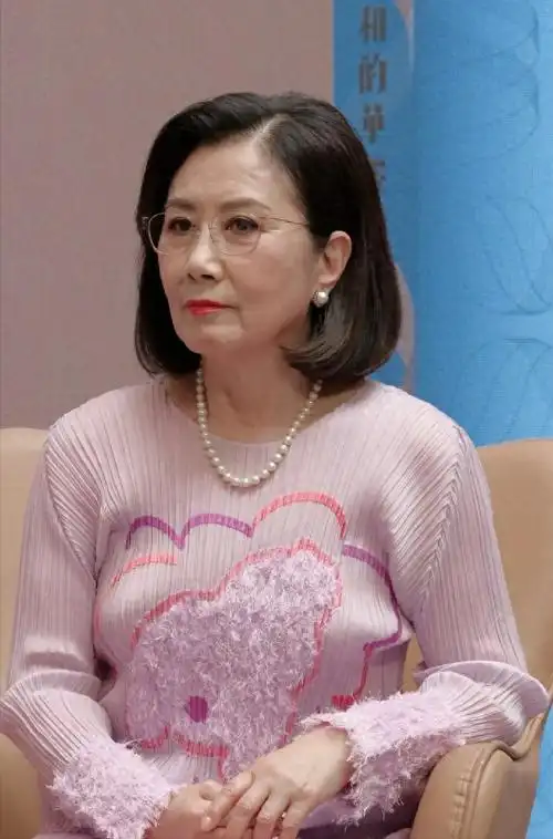 汪明荃近照引热议!