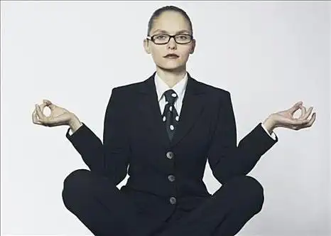 盘腿坐图片_盘腿坐图片大全_盘腿坐图片素材