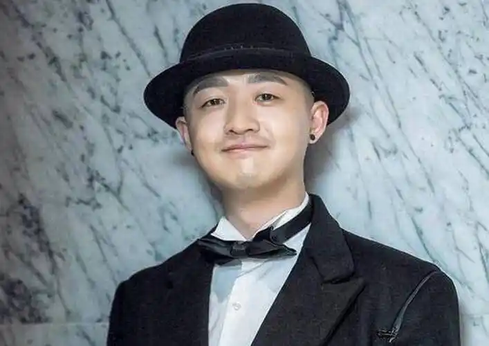 包贝尔:中俄混血的强大背景?"烂片之王"为何能成娱乐圈顶流?