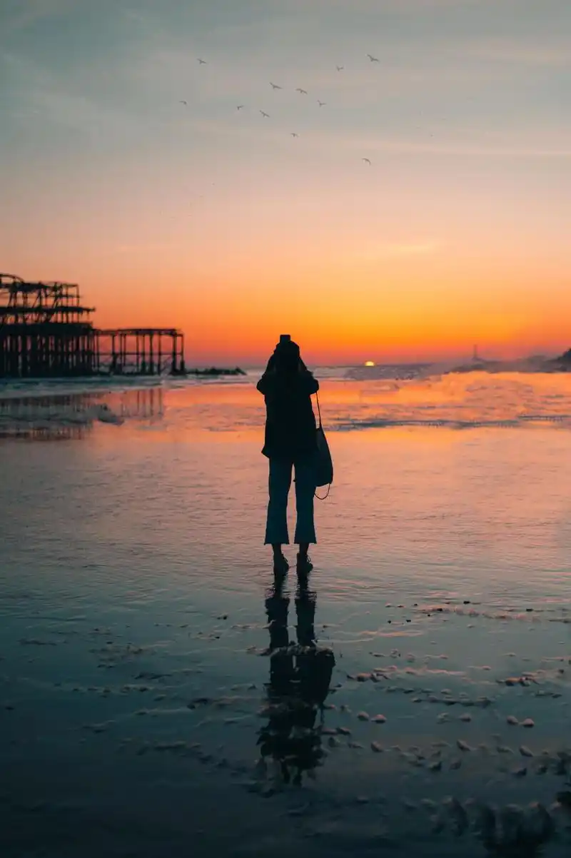 夕阳下的海边美女背影800x600分辨率下载,夕阳下的海边美女背影,高清