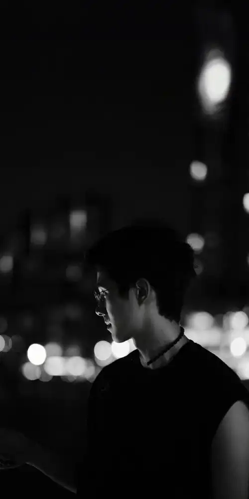 手机壁纸↓ 男大词条太无聊了,支持简单直接地夸#刘昊然好帅#,喊前夫