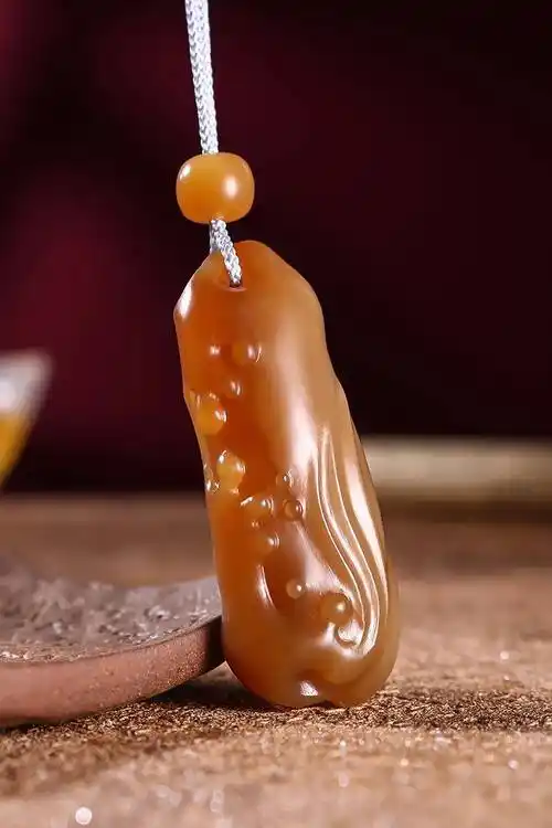 这类产品不像观音,貔貅,手镯等产品大量销售,但由于是市场上独一无二