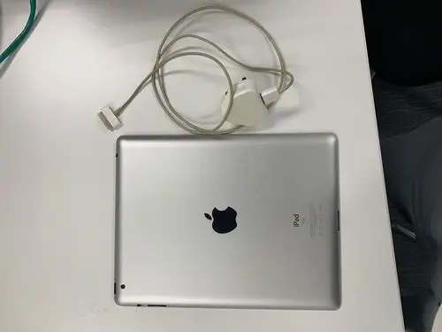 便宜卖ipad3 16gb 9成新 $100功能电池电视剧